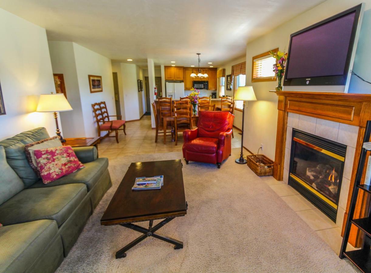 Meadow Ridge Condos Egg Harbor Exterior photo